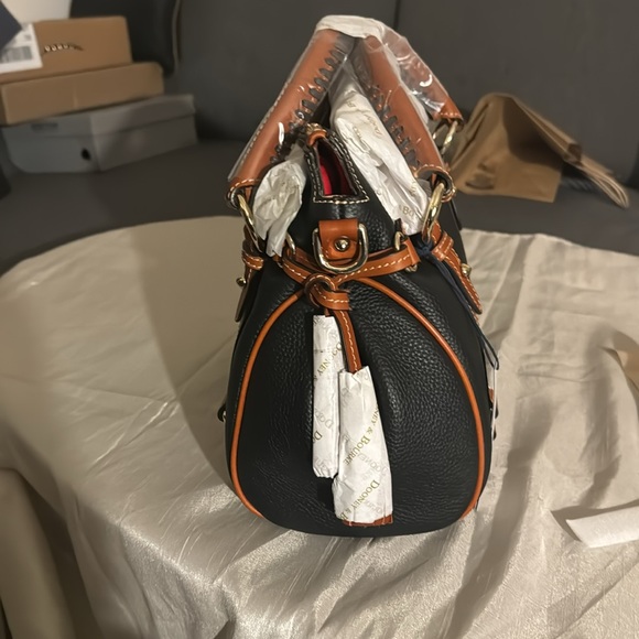 🔥🌝💰DOONEY & BOURKE BUNDLE BRAND 🔥 NEW HOT OFF THE SHELF WITH MATCHING WALLET - Picture 6 of 12
